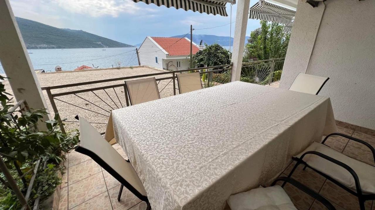 Villa Angelina Kumbor Ngoại thất bức ảnh